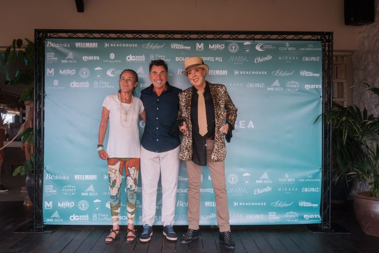 Invitados en el photocall de A Night for the Sea, en Beachouse Ibiza