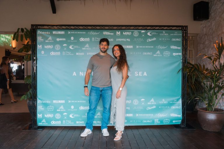 Invitados en el photocall de A Night for the Sea, en Beachouse Ibiza