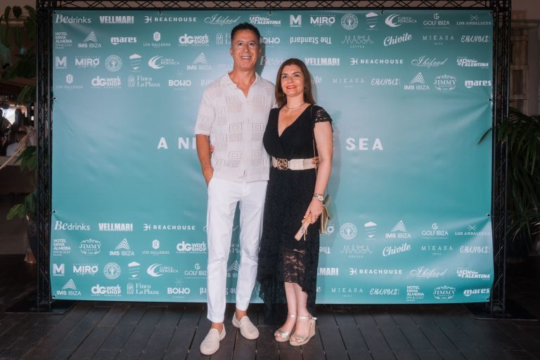 Invitados en el photocall de A Night for the Sea, en Beachouse Ibiza