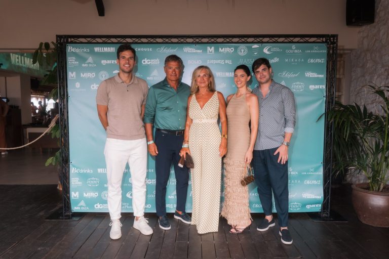 Invitados en el photocall de A Night for the Sea, en Beachouse Ibiza