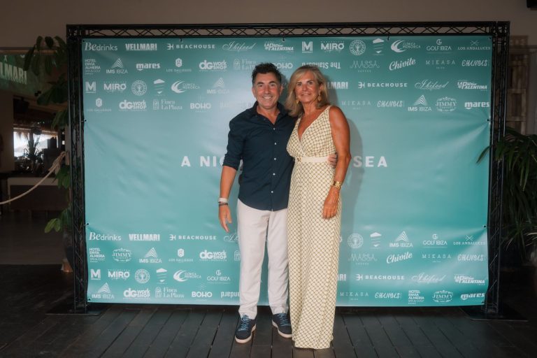Invitados en el photocall de A Night for the Sea, en Beachouse Ibiza