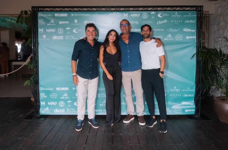 Invitados en el photocall de A Night for the Sea, en Beachouse Ibiza