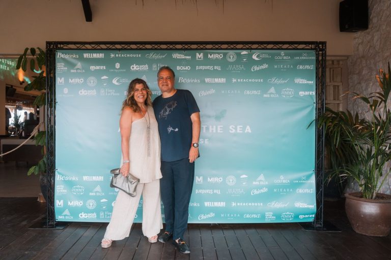 Invitados en el photocall de A Night for the Sea, en Beachouse Ibiza