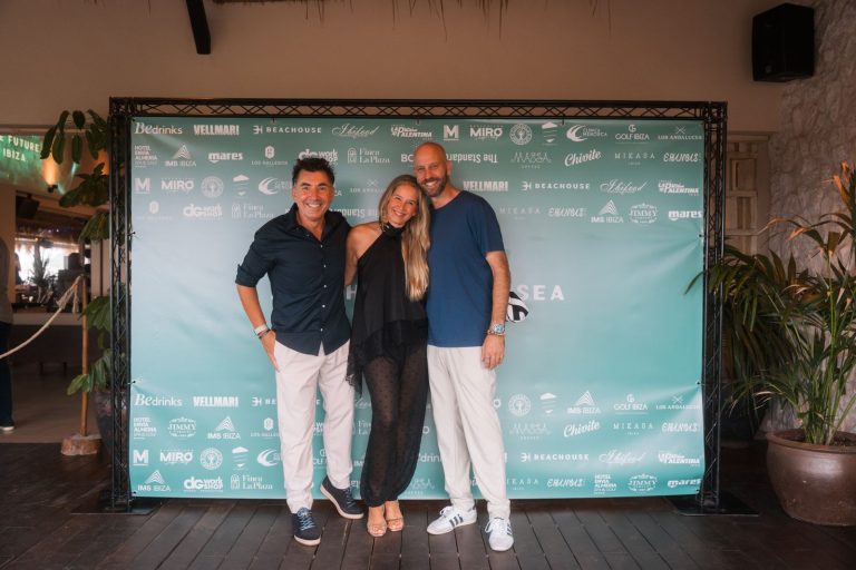 Invitados en el photocall de A Night for the Sea, en Beachouse Ibiza
