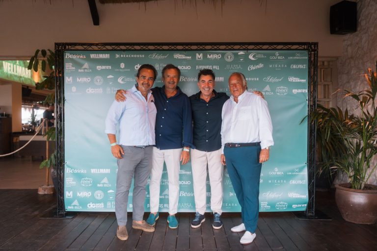 Invitados en el photocall de A Night for the Sea, en Beachouse Ibiza