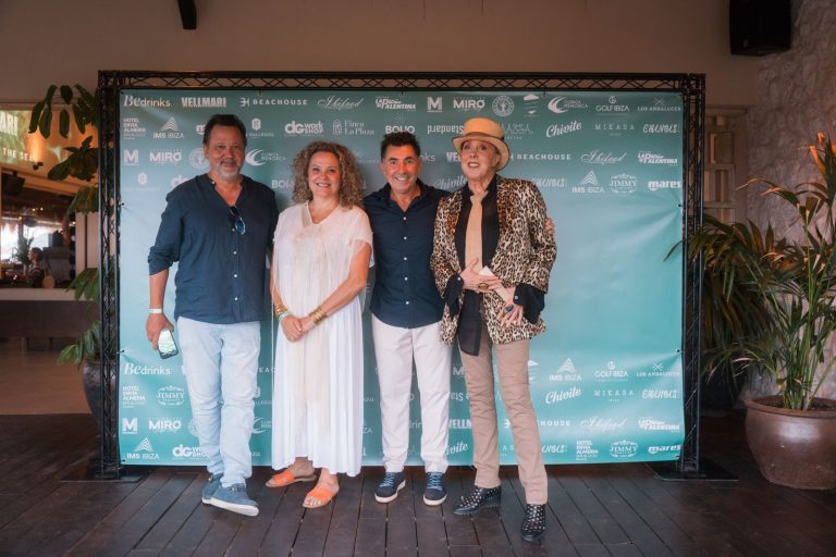 Invitados en el photocall de A Night for the Sea, en Beachouse Ibiza