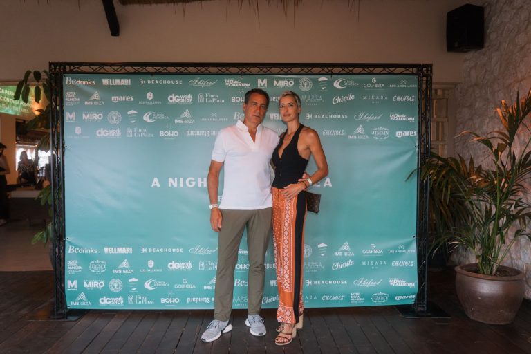 Invitados en el photocall de A Night for the Sea, en Beachouse Ibiza