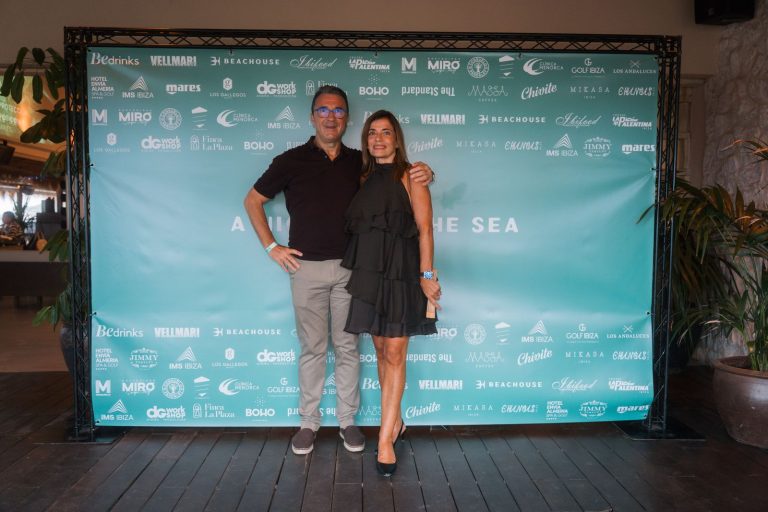 Invitados en el photocall de A Night for the Sea, en Beachouse Ibiza